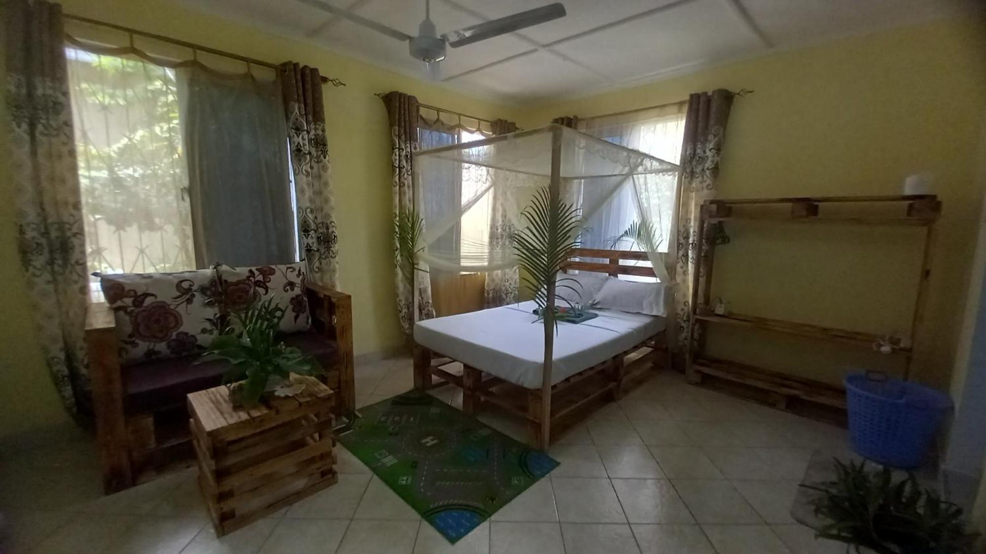 Mount Zion Guest House, Mtwapa Mtomondoni Момбаса Экстерьер фото