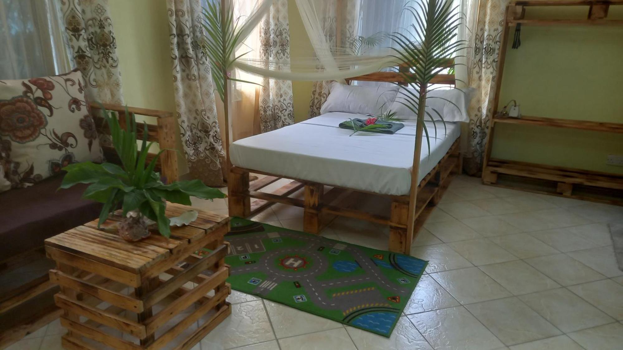 Mount Zion Guest House, Mtwapa Mtomondoni Момбаса Экстерьер фото