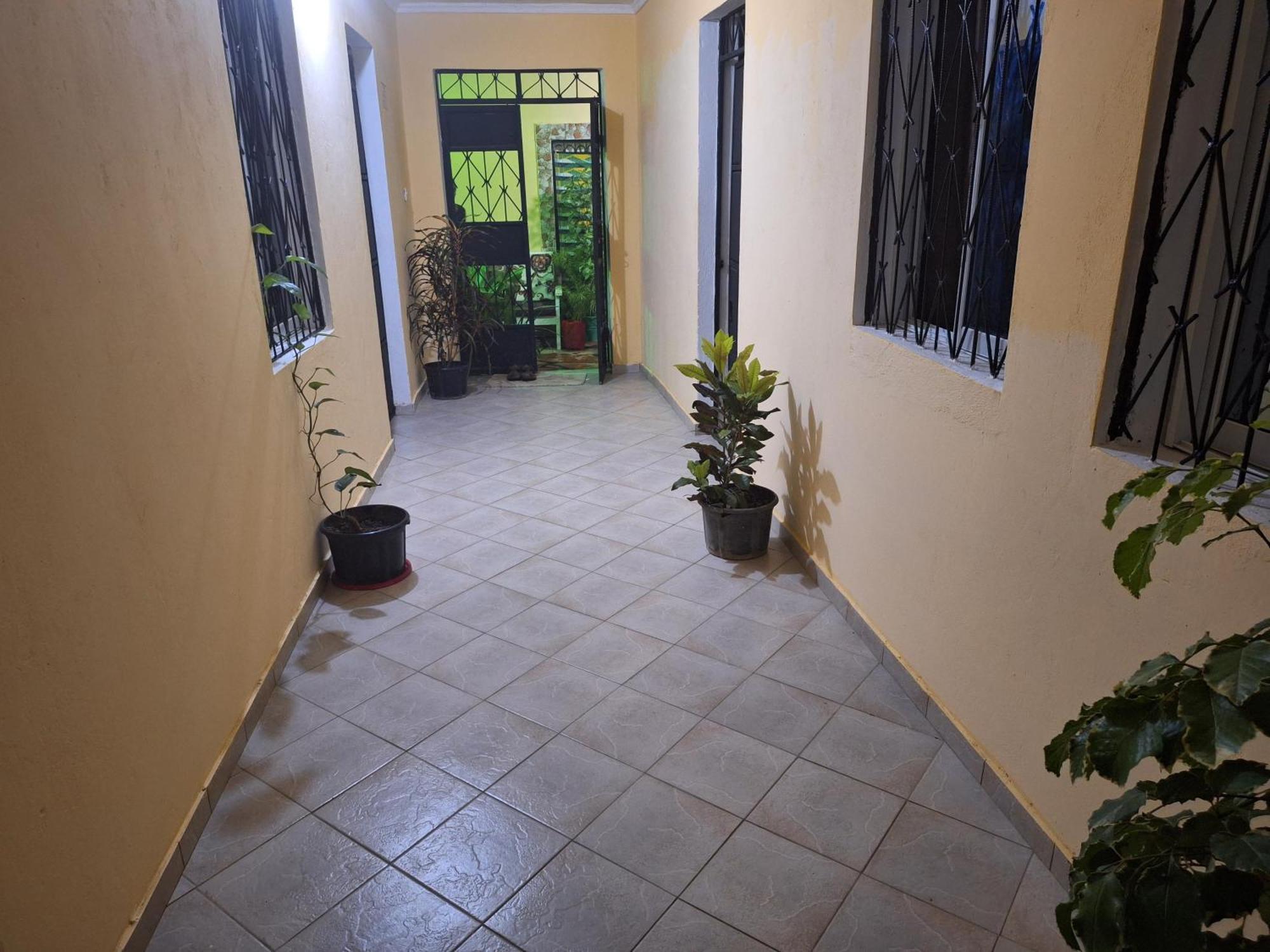 Mount Zion Guest House, Mtwapa Mtomondoni Момбаса Экстерьер фото