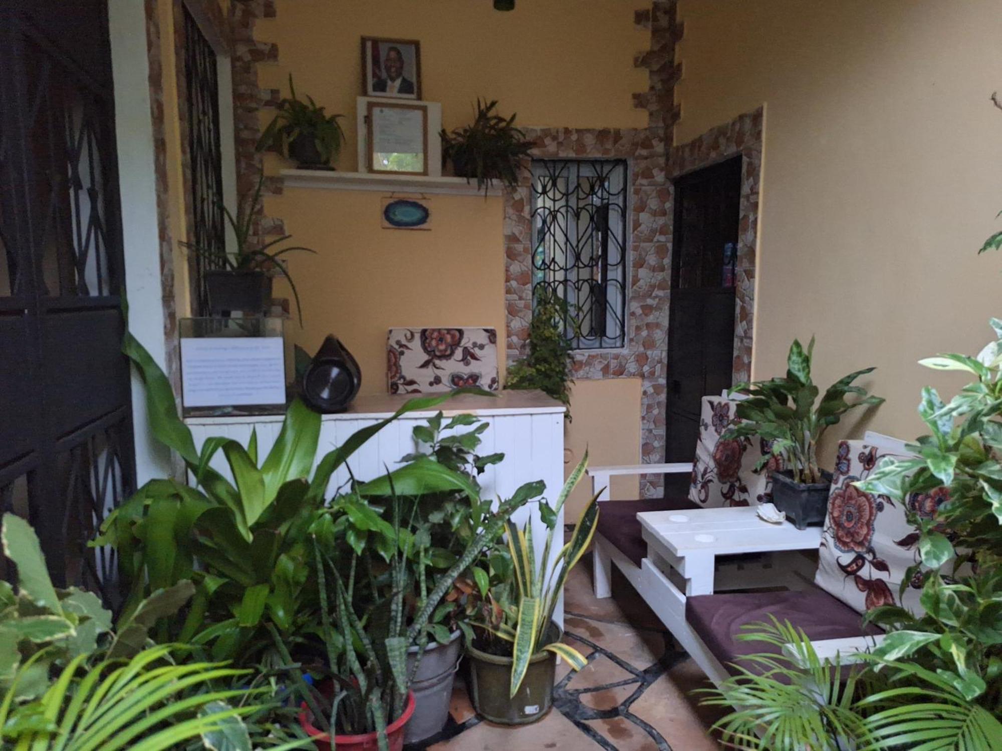 Mount Zion Guest House, Mtwapa Mtomondoni Момбаса Экстерьер фото