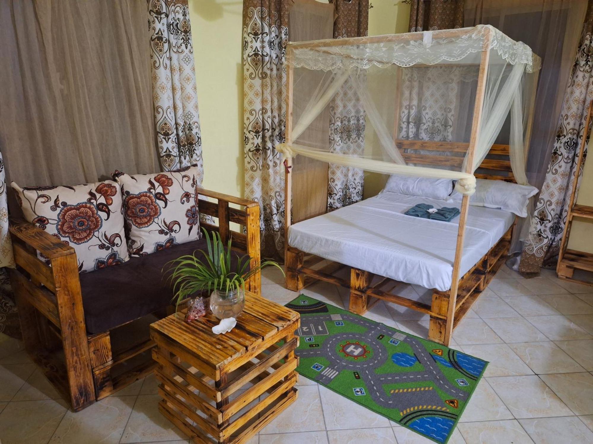 Mount Zion Guest House, Mtwapa Mtomondoni Момбаса Экстерьер фото